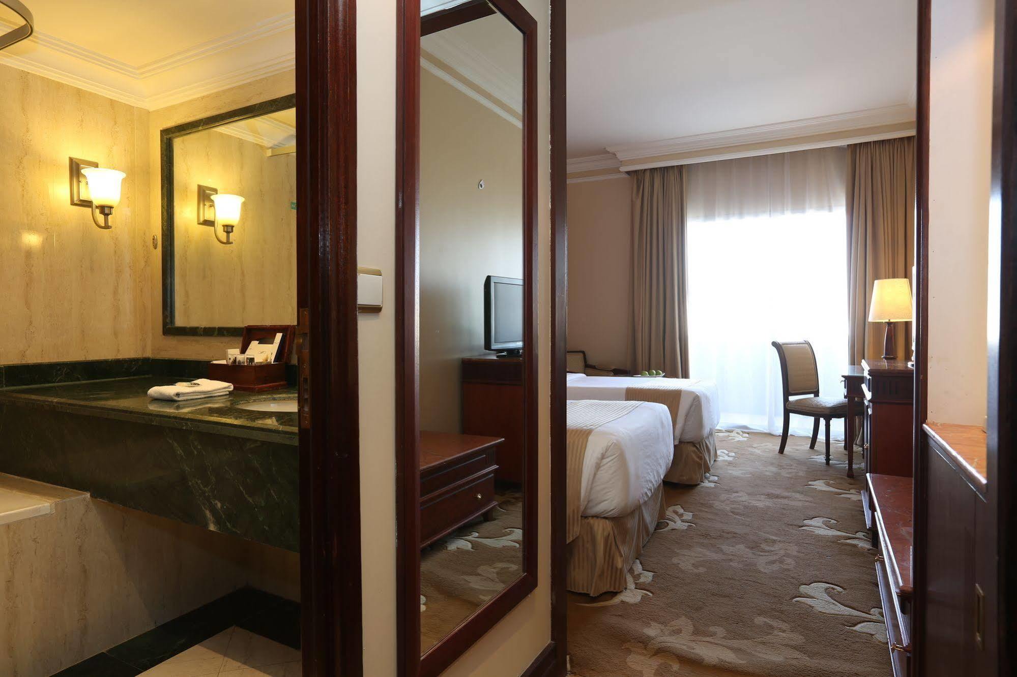Mercure Hotel Khamis Mushayt Khamis Mushait Exterior photo
